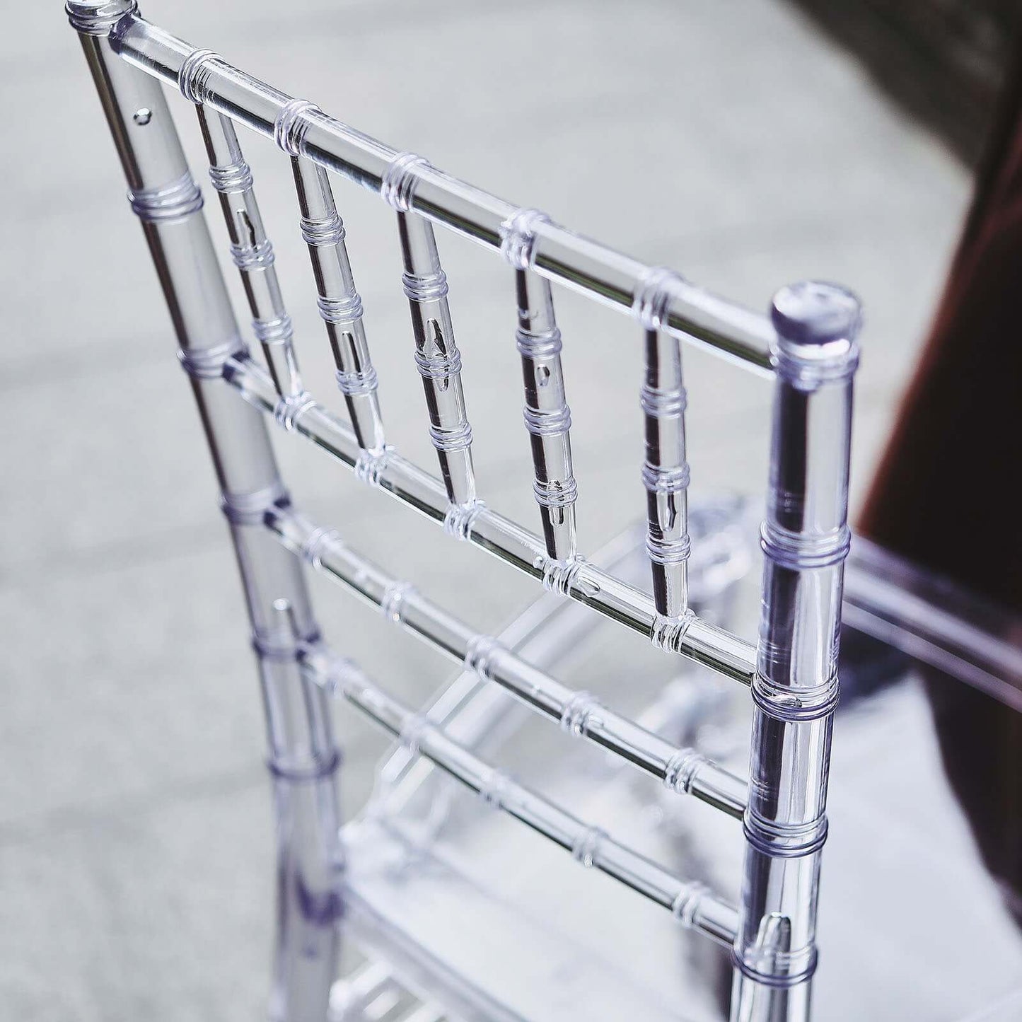Resin Chiavari Chair Transparent and Stackable Clear - Sleek Armless Design for Weddings & Gatherings