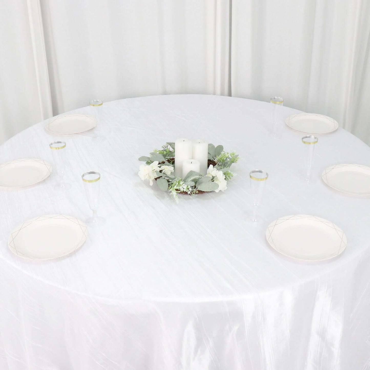 Taffeta 132" Round Tablecloth White - Seamless Accordion Crinkle Design for Exquisite Occasions